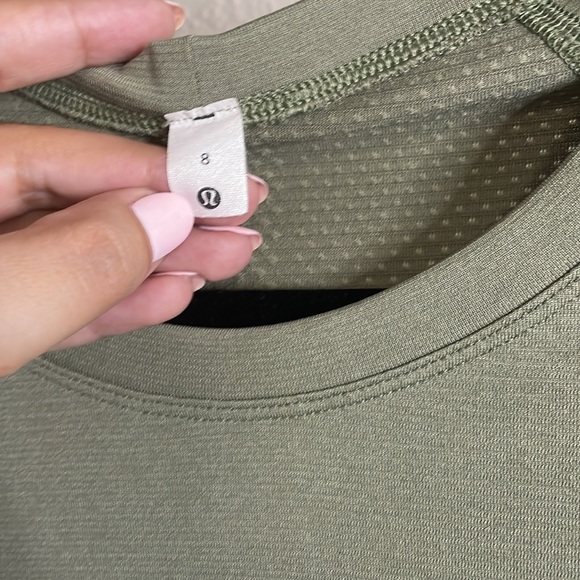 EUC Lululemon Long Sleeve - Picture 2 of 5